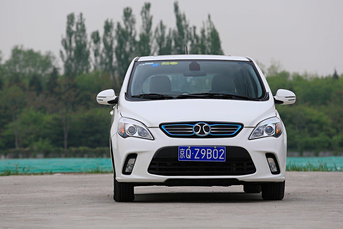 北汽新能源ev200电动车,北汽ev200和ec200有什么区别