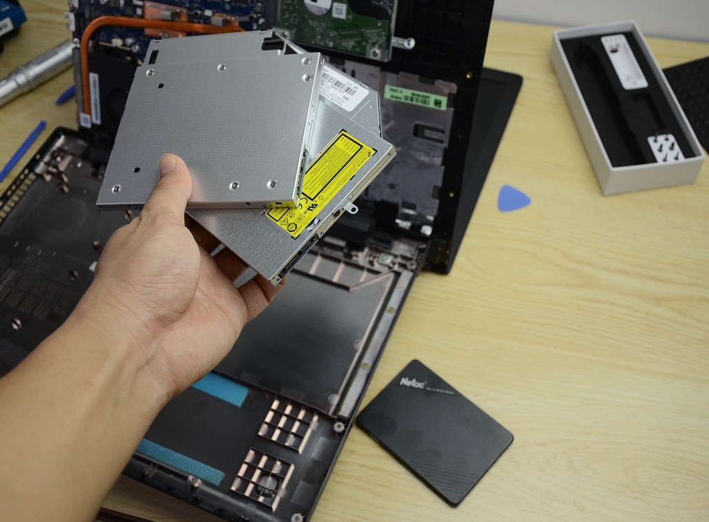 笔记本升级固态硬盘不用电脑,笔记本升级固态硬盘不重装系统