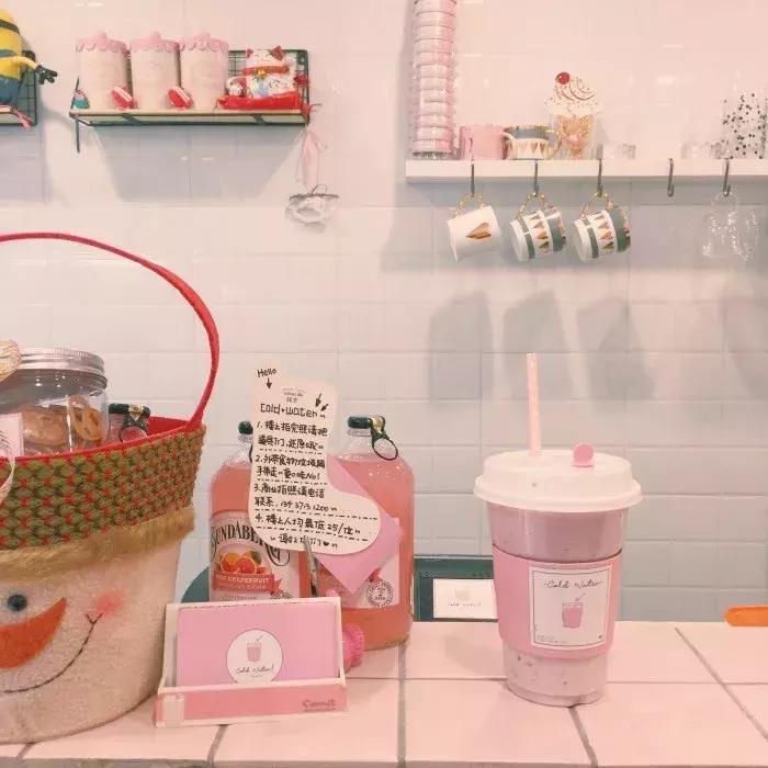 广州奶茶店被挤爆,奶茶店被挤爆