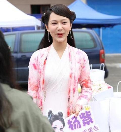 杨紫素颜法令纹明显吗,杨紫法令纹和嘴角纹怎么这么深