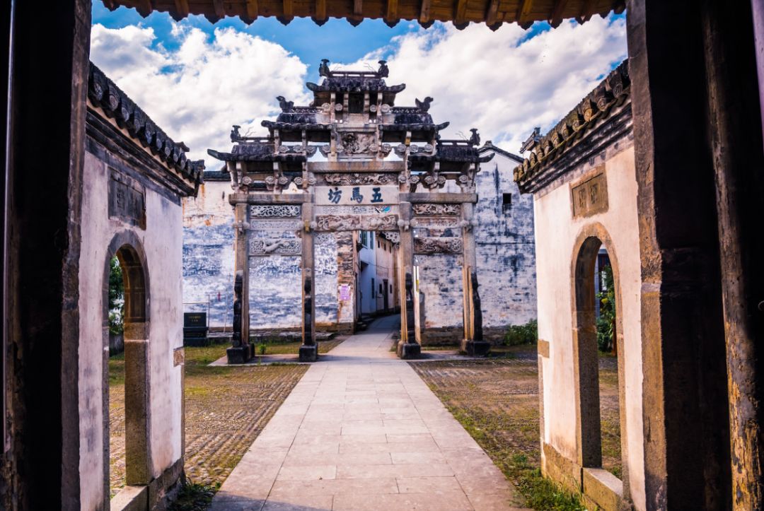 宏村和歙县古城哪个更好,歙县古城和宏村哪个更值得去