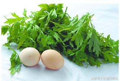 艾草泡脚的好处与正确方式,孕妇用艾草泡脚好还是老姜泡脚好