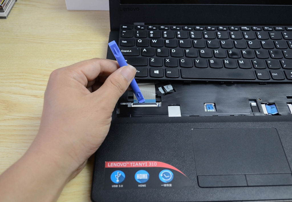 笔记本升级固态硬盘不用电脑,笔记本升级固态硬盘不重装系统