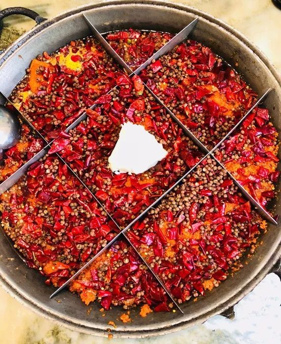 这些不好找的苍蝇火锅,是每个成都人火锅记忆的起点