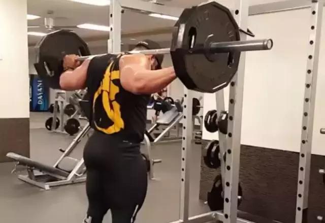 腿粗咋整,腿粗怎么拉伸能让腿变细变长