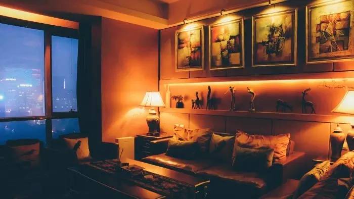 京城那些深不可测的饭局与骗局,揭秘酒馆的酒