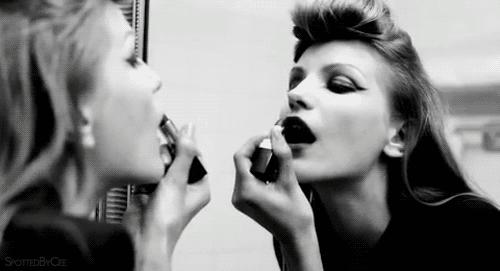 佩佩小课堂丨吃饭喝水把口红吃掉，会中毒吗？