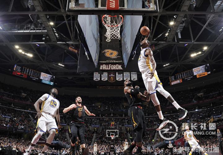 「深度解析」脚下的华丽战争，从球鞋颜色看NBA历史