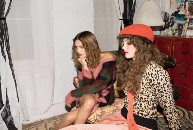 连年末派对都不知道怎么穿，你还指望脱单？