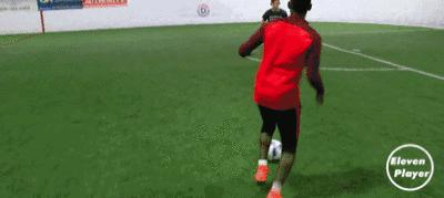 足球十大最简单过人技巧,足球过人怎样晃重心