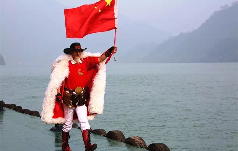 中国足球球迷皇帝,中国足球老爷子罗西