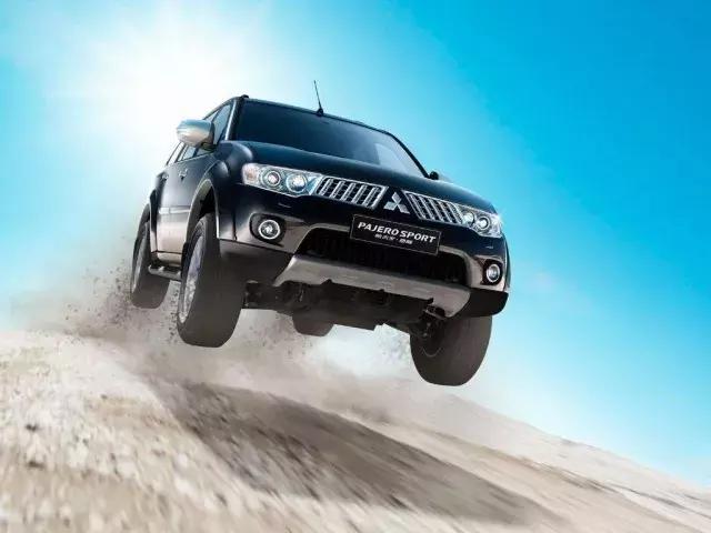 谁说硬派越野没有舒适性,谁说硬派越野suv一定带独立大梁