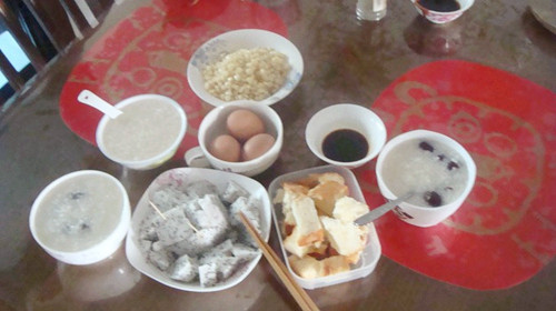 孕妇顺产被丈夫强行制止,顺产时难产把手伸肚子里