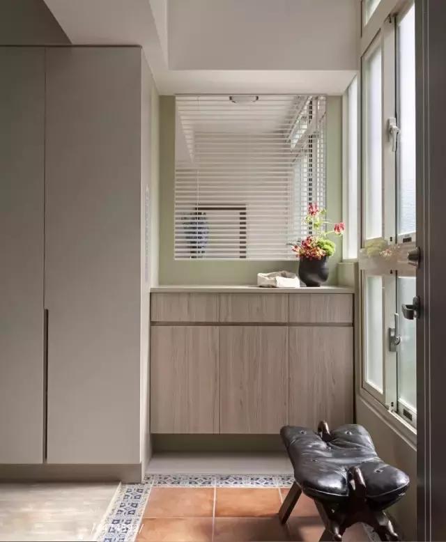 玄关鞋柜怎么收纳鞋子,家里鞋柜小过季鞋子怎么收纳