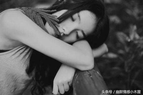 如何追到自己喜欢的同桌男生,怎么样帮闺蜜追到喜欢的男生