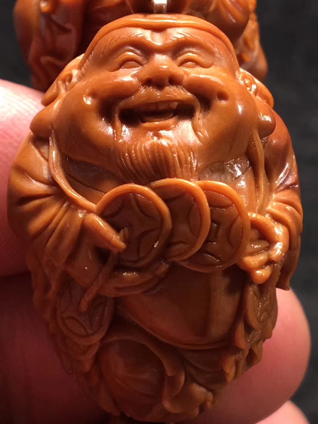 橄榄核雕的作品图片大全,橄榄核雕沈峰作品