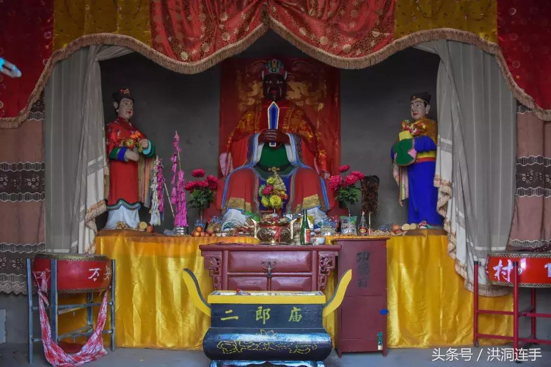 洪洞樊村这群老汉儿真乐哉，威风锣鼓敲得就是美！