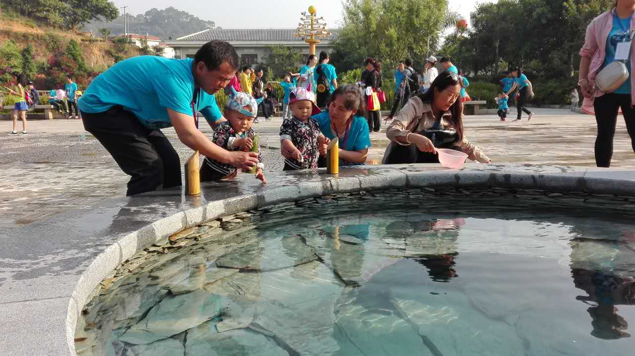 2024年云南墨江双胞胎节巡游花车,2023墨江国际双胞胎节现场视频