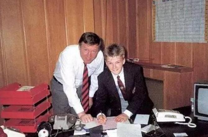 14年世界足球先生颁奖典礼,世界足球先生颁奖2024照片