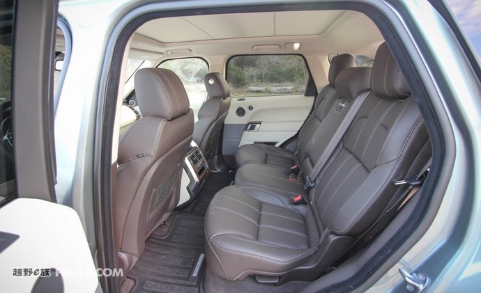 新款路虎揽胜运动版油耗实测,2017款路虎揽胜运动柴油试驾