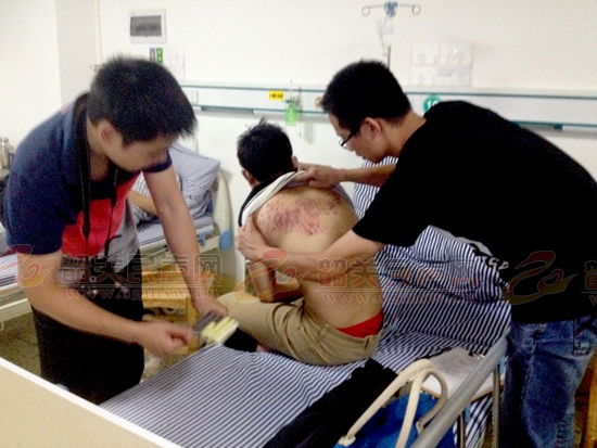 小伙被骗误入传销组织被打回家,男子被骗进传销窝点反击