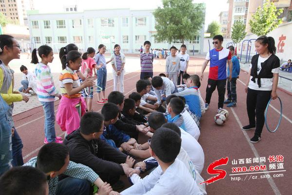 小学足球公开课热身活动,足球公开课放松活动