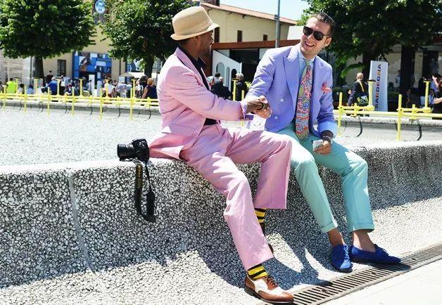 男士西装品牌哪个性价比最高,20岁左右西装推荐