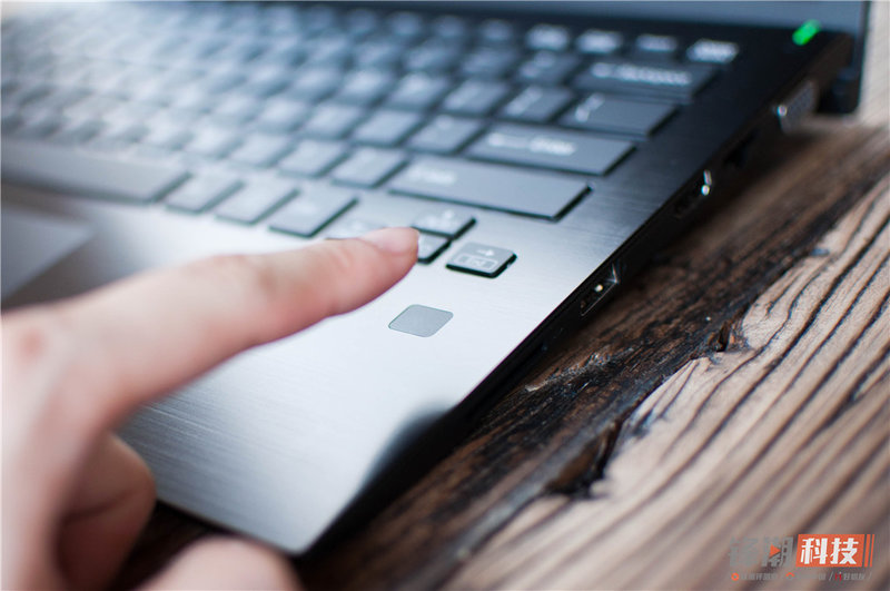 绅士与少女的相遇，2018款VAIO笔记本图赏