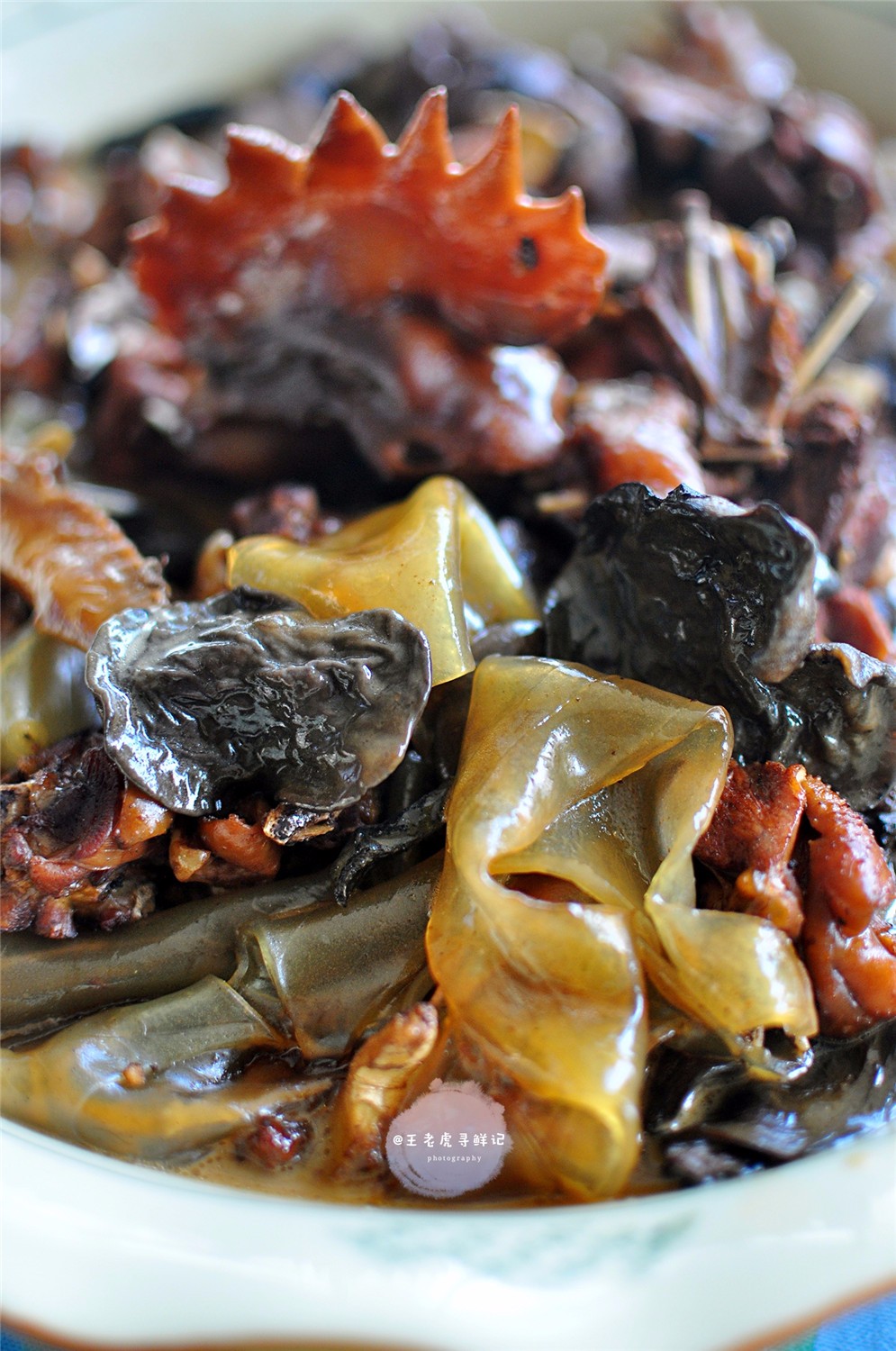 郭靖黄蓉杨过之间的感情,郭靖和黄蓉纯真的爱情