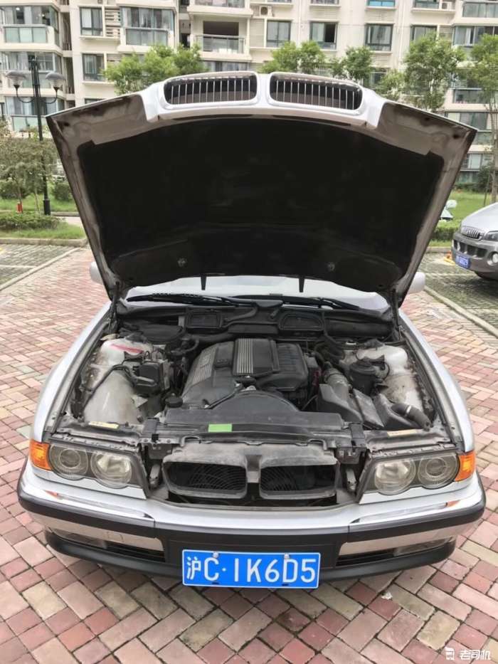 德系车的保值率有多低？当年极品宝马7系如今只要几万块