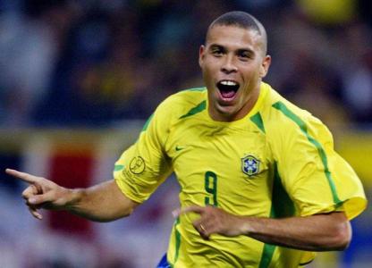 c罗梅西双响梅开二度,c罗梅西分出胜负