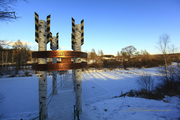 黑河兴安岭中有一个村款待客人方式怎么和蒙古族人一样？