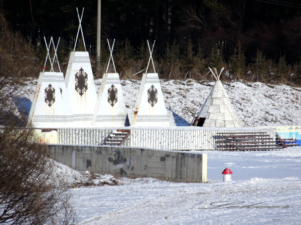 黑河兴安岭中有一个村款待客人方式怎么和蒙古族人一样？