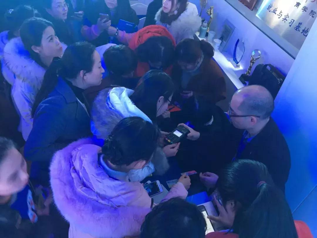 “2017年一心为你小白钻梦工厂年度盛典”圆满落幕！