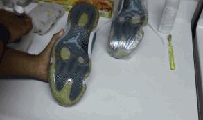 球鞋发黄清理,球鞋发黄怎么变白