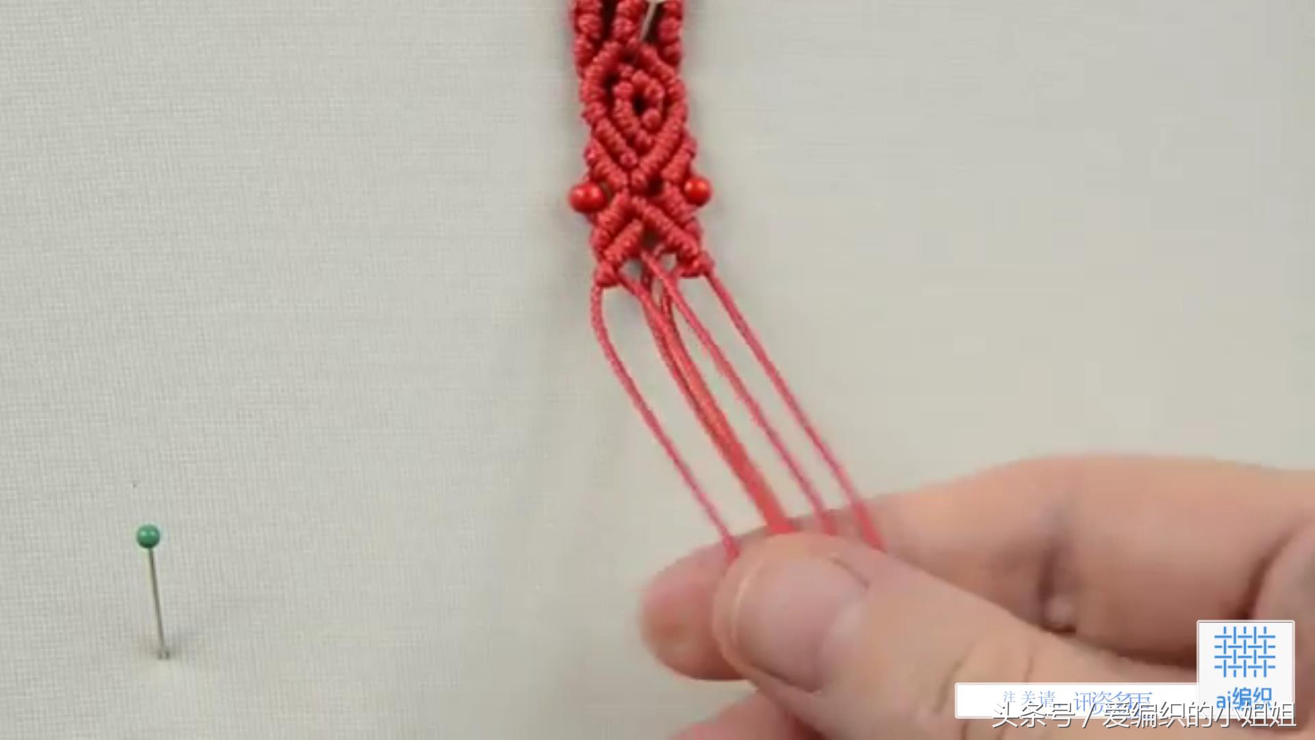 红色手链女款2022年新款编织教程,粉紫色鱼尾轮回手链编织教程