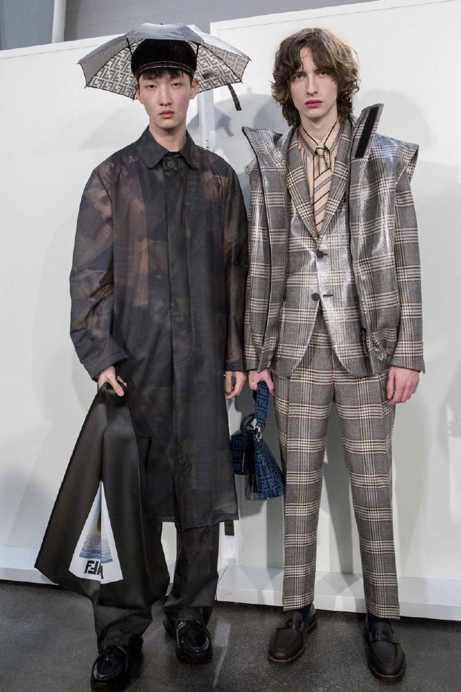 时装周设计感帽子,时装周惊艳设计