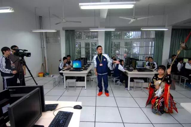 以服务人才为目的,以服务企业为宗旨