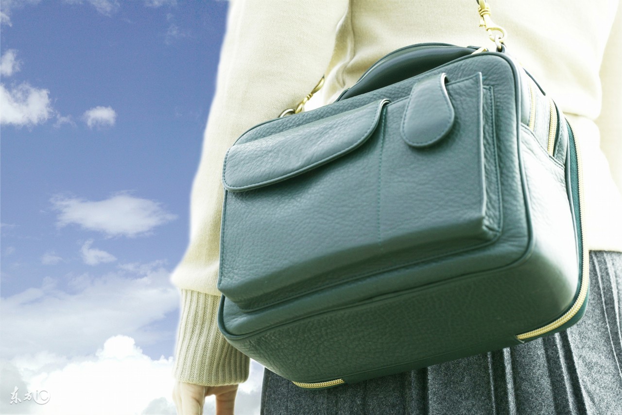 单肩包和斜挎包类目有什么区别,单肩包跟双肩包有什么区别吗