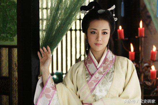 超级喜好“扒灰”的开国皇帝，让儿媳们轮流侍寝，结果被亲儿杀死