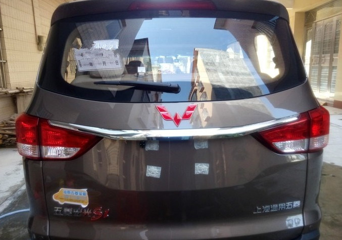 年轻人第一辆车五菱宏光s1,小伙买五菱宏光