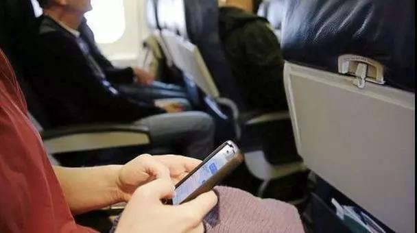 飞机上能玩手机吗有信号吗,飞机上能玩手机玩电脑么