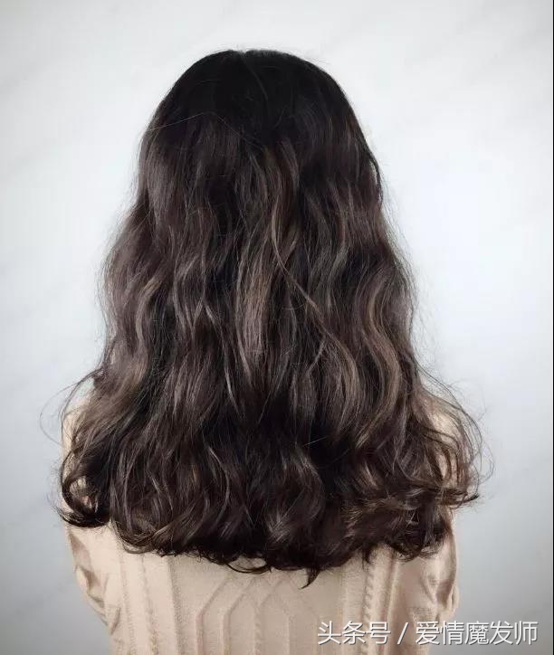 细狗适合烫什么发型,细狗适合的发型不烫