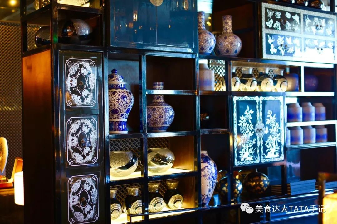 一不留神就掉进坑里,一不留神就会掉进一个大坑