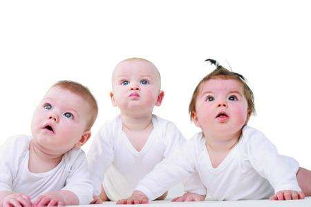 支气管肺炎的护理问题及护理措施,新生儿肺炎住保温箱是怎么护理的