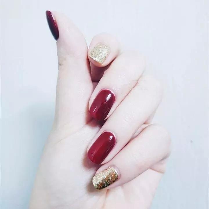 如果想做美甲什么颜色是最好看的,如果你要做美甲就别只做纯色