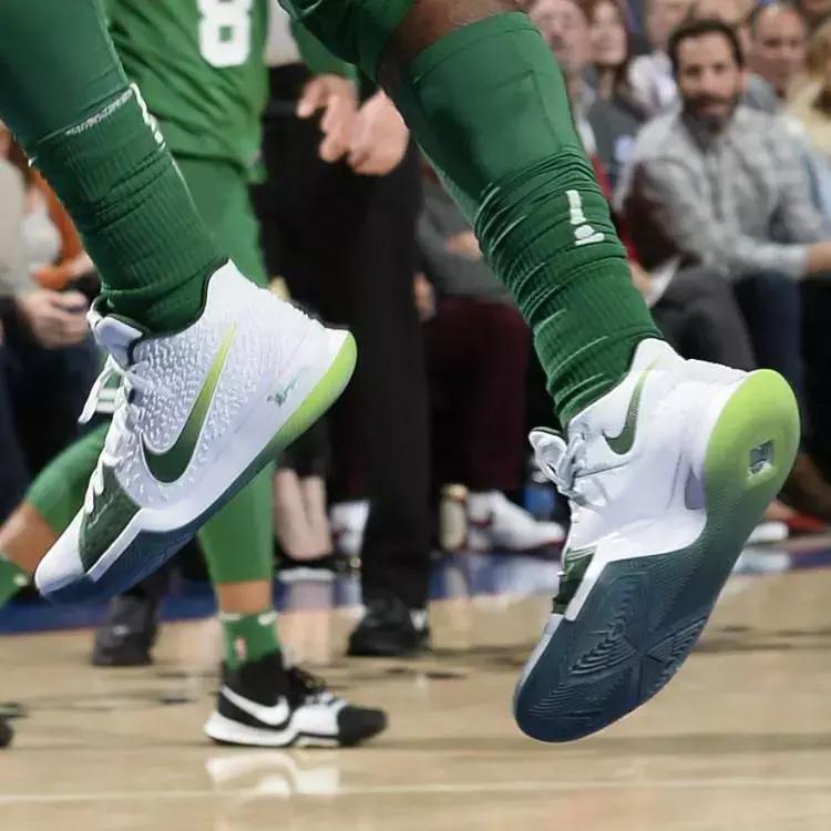 看欧文打球的反应,看到了欧文的影子