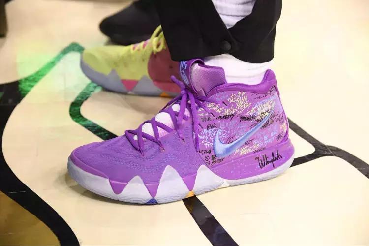 看欧文打球的反应,看到了欧文的影子