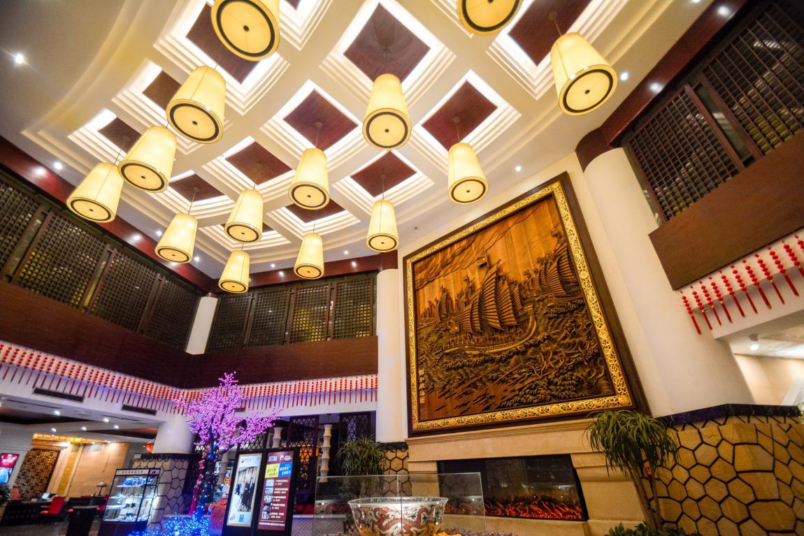 还做一只孤独旅行蛙?这个春节,和家人来横店一起玩转大庙会吧!