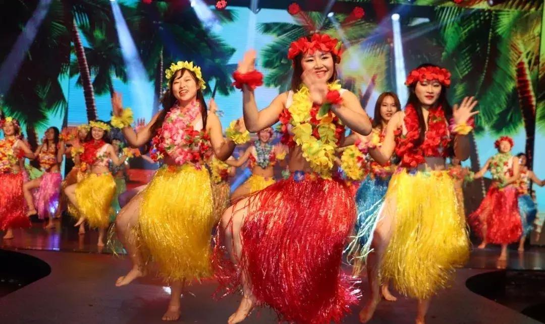 大佟小议现场:美业最豪大舅哥!巨邦国际十九岁生日答谢会召开